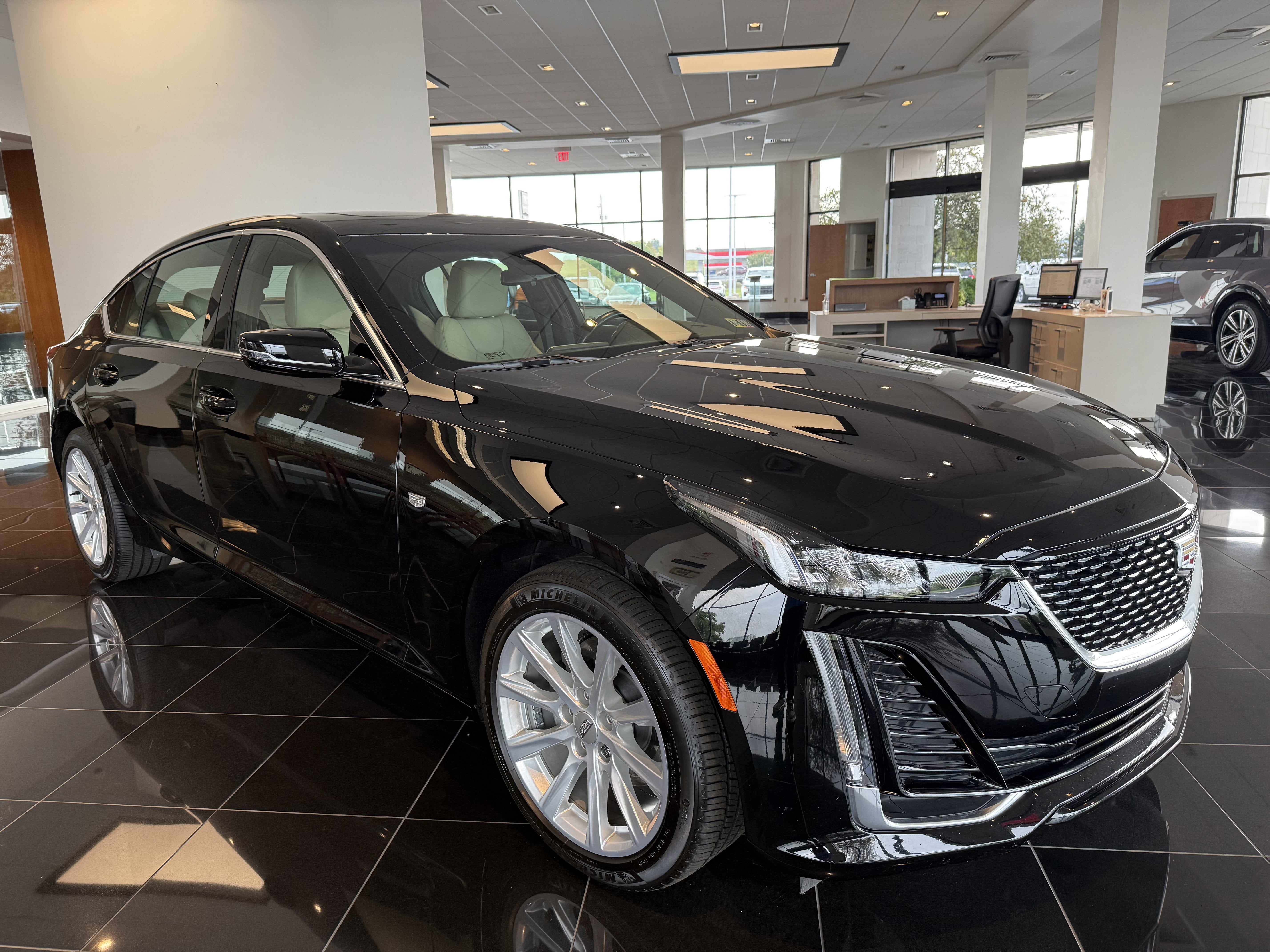 2023 Cadillac CT5 Luxury