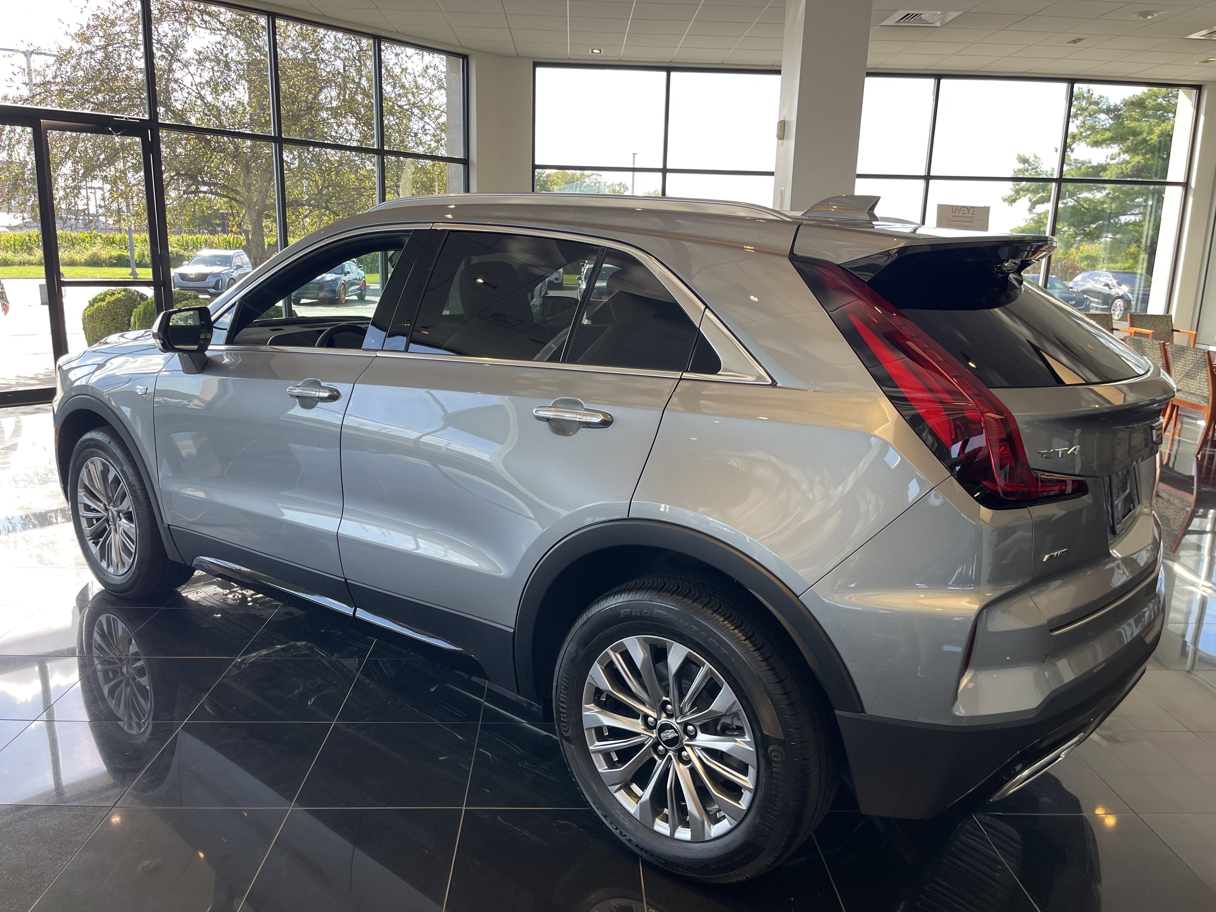 2025 Cadillac XT4 Premium Luxury