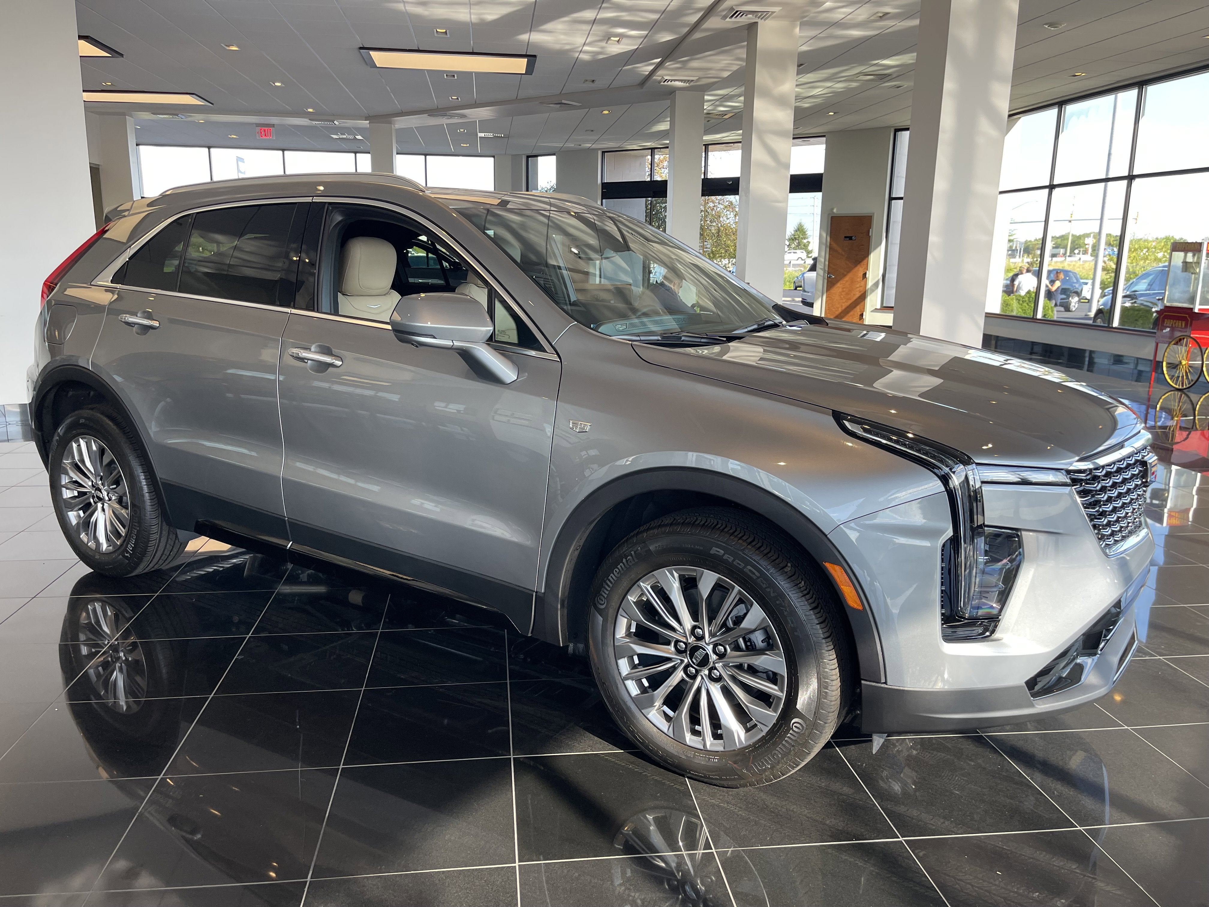 2025 Cadillac XT4 Premium Luxury