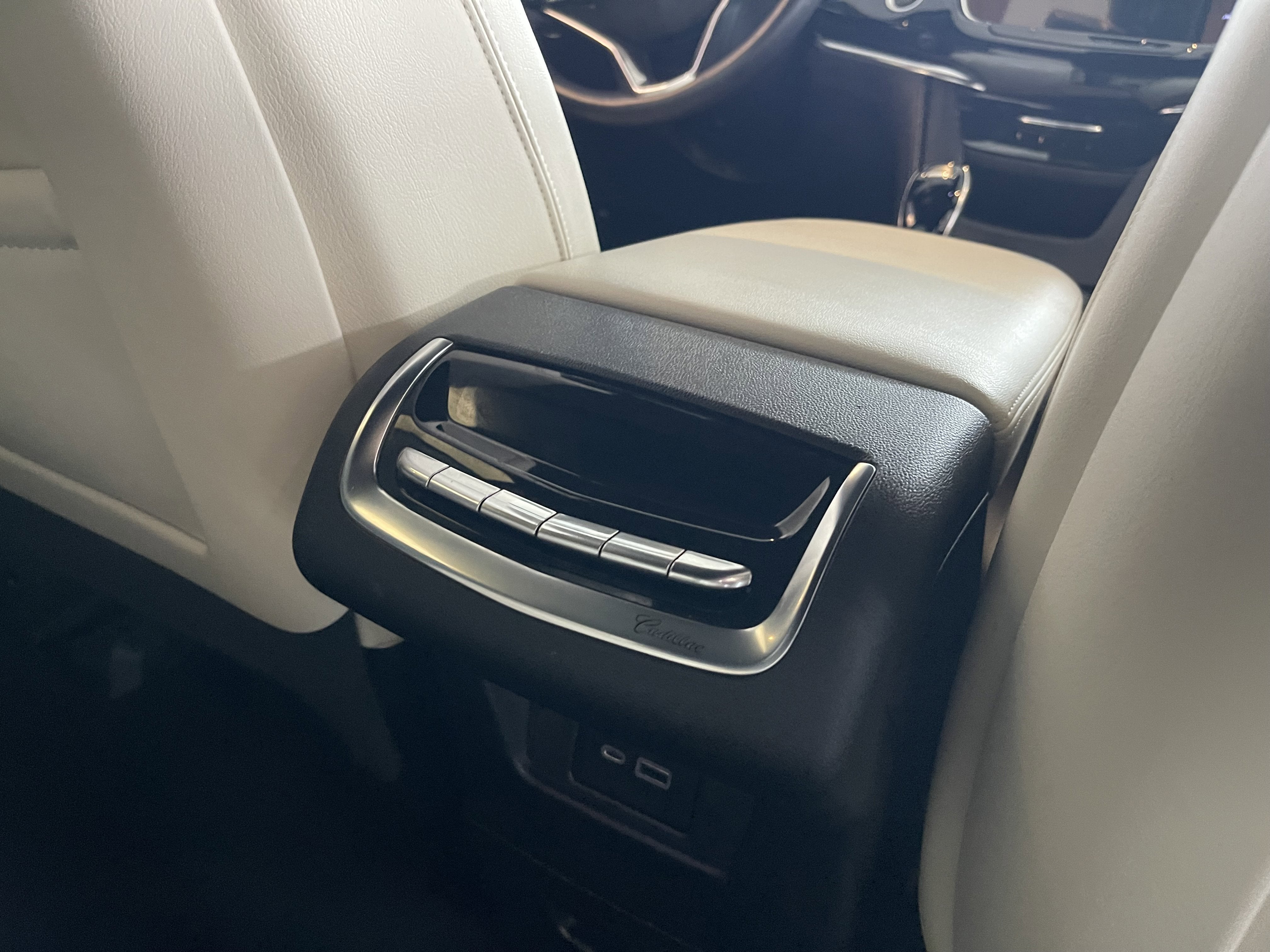 2022 Cadillac XT6 Sport