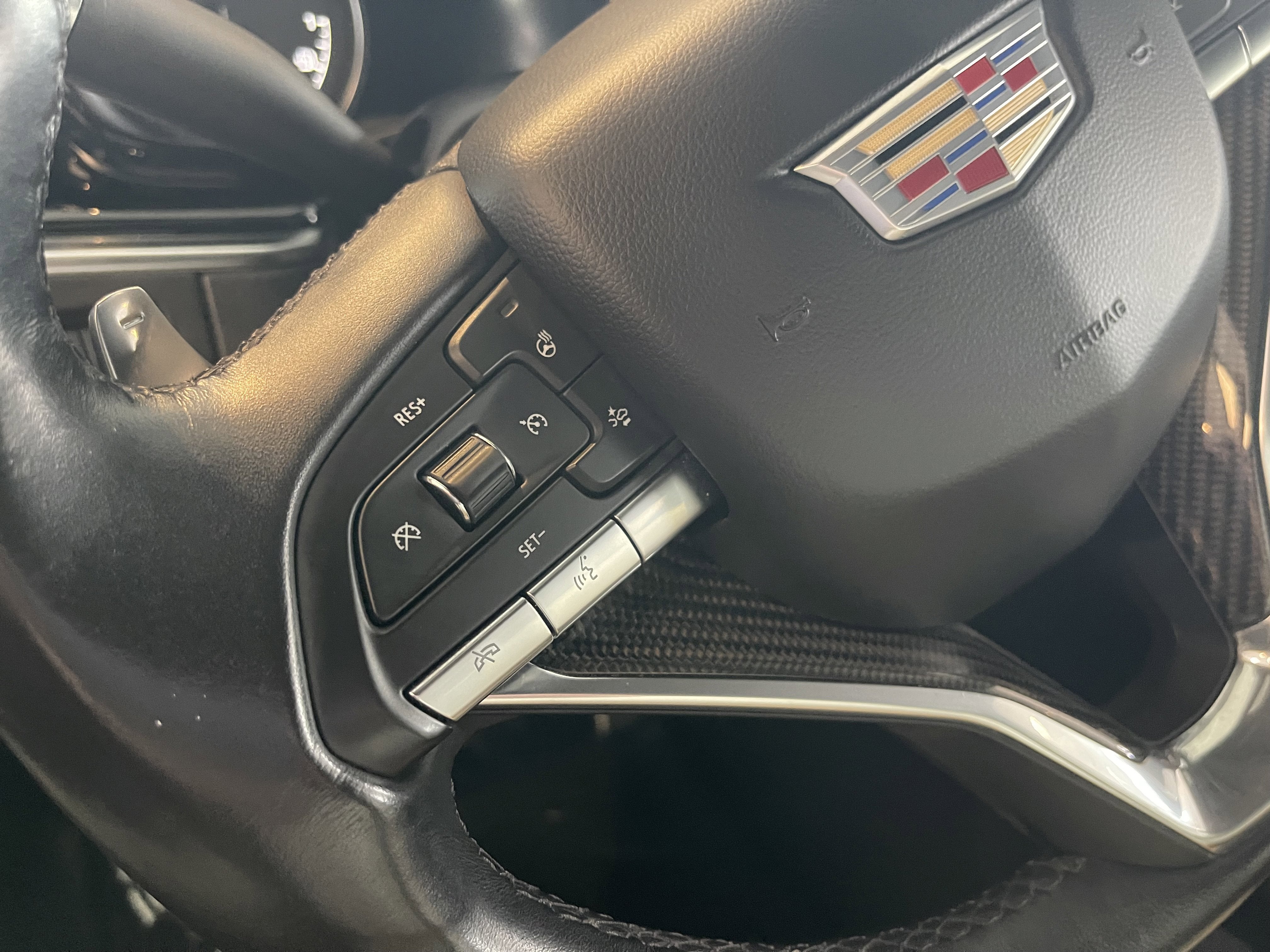 2022 Cadillac XT6 Sport