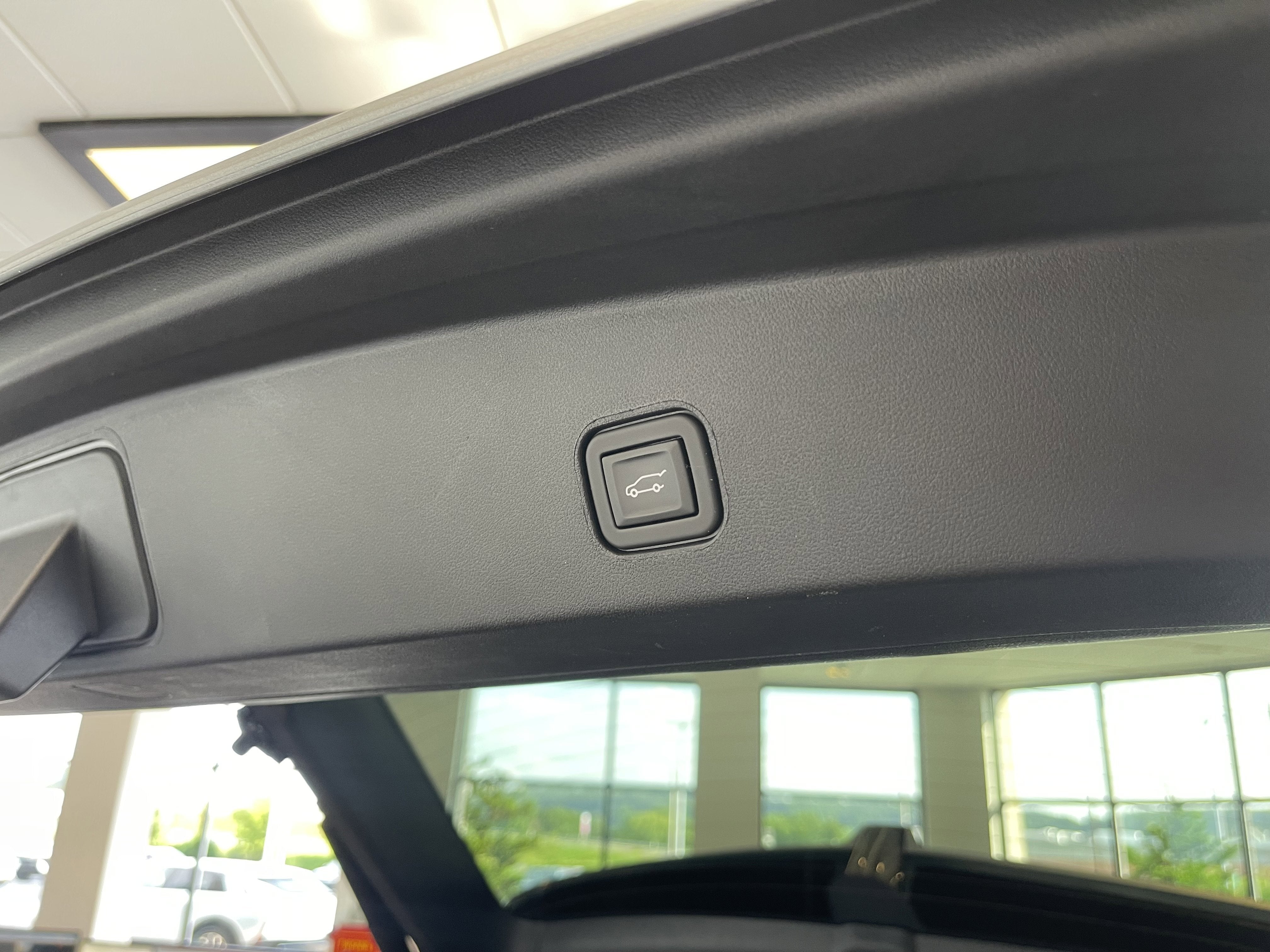 2024 Cadillac LYRIQ Luxury 1