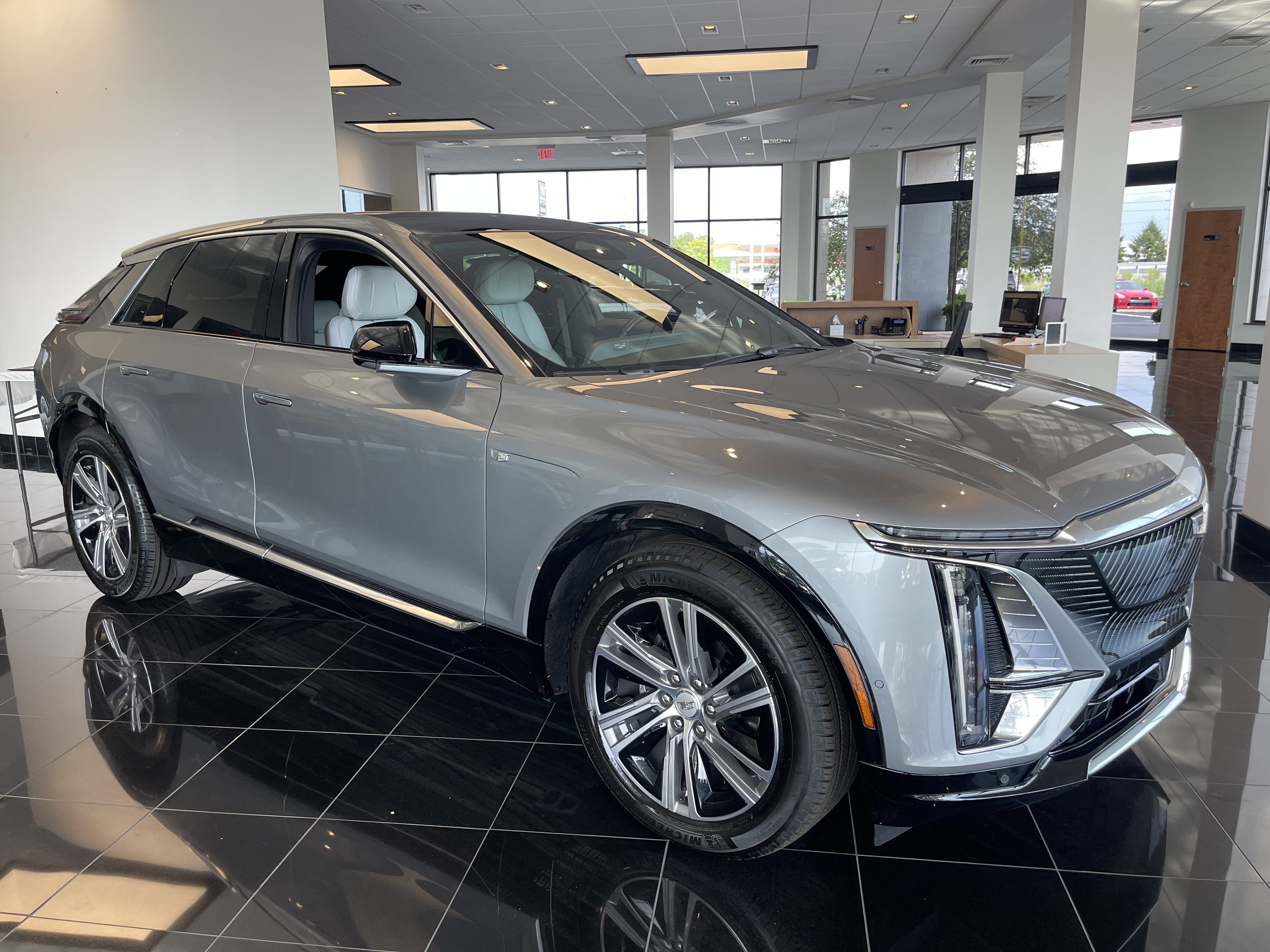 2024 Cadillac LYRIQ Luxury 1