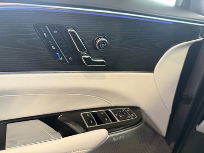 2024 Cadillac LYRIQ Luxury 2