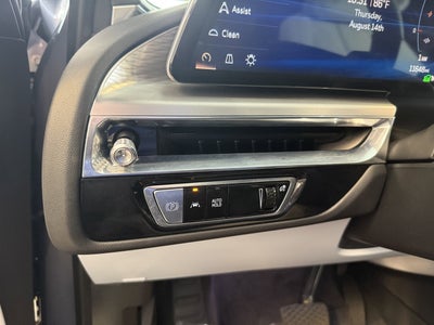 2024 Cadillac LYRIQ Luxury 2