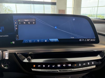 2024 Cadillac LYRIQ Luxury 2