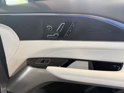 2024 Cadillac LYRIQ Luxury 2