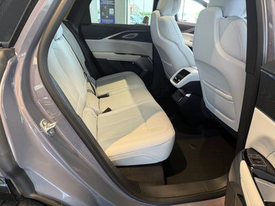 2024 Cadillac LYRIQ Luxury 2