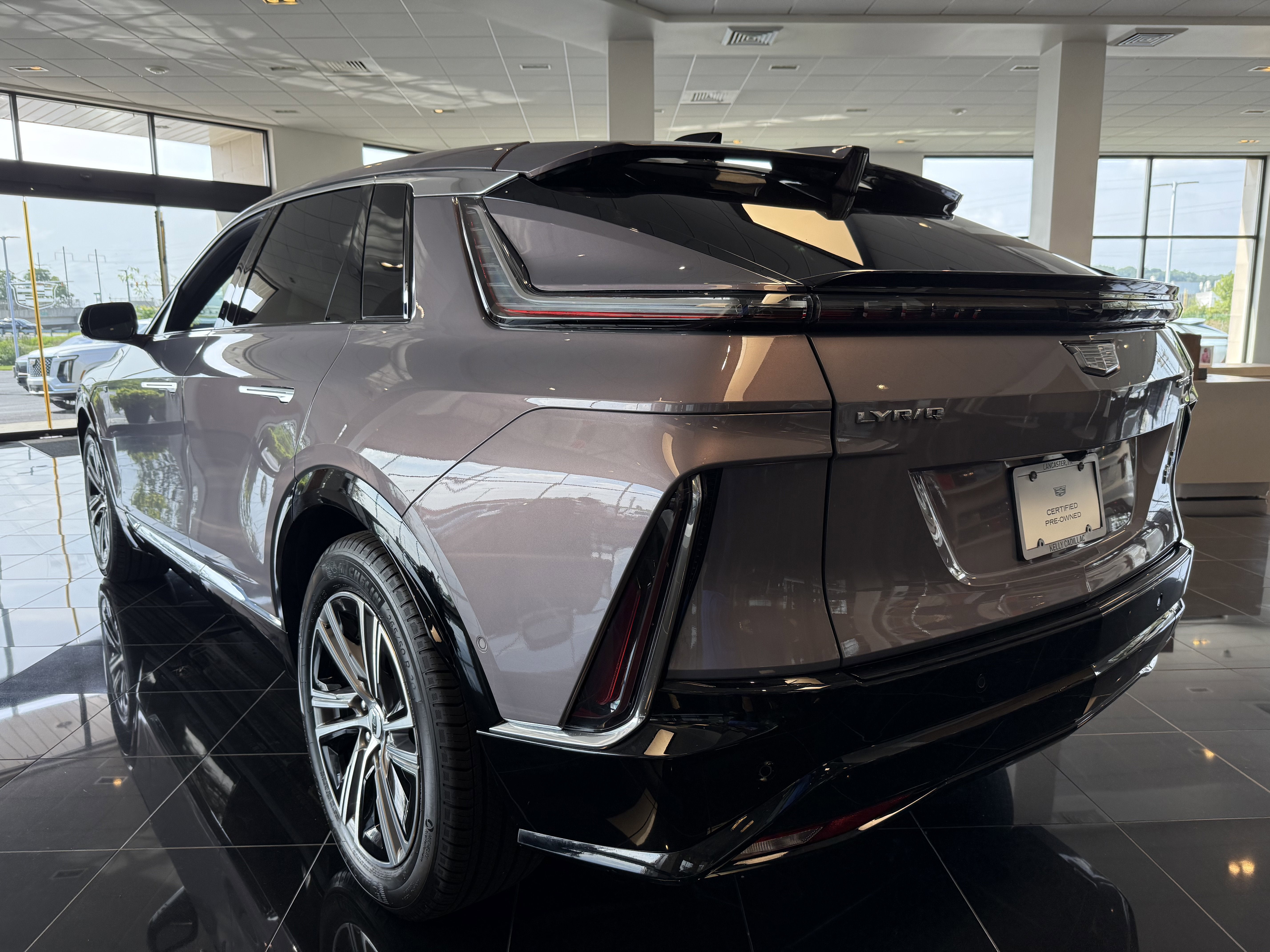 2024 Cadillac LYRIQ Luxury 2