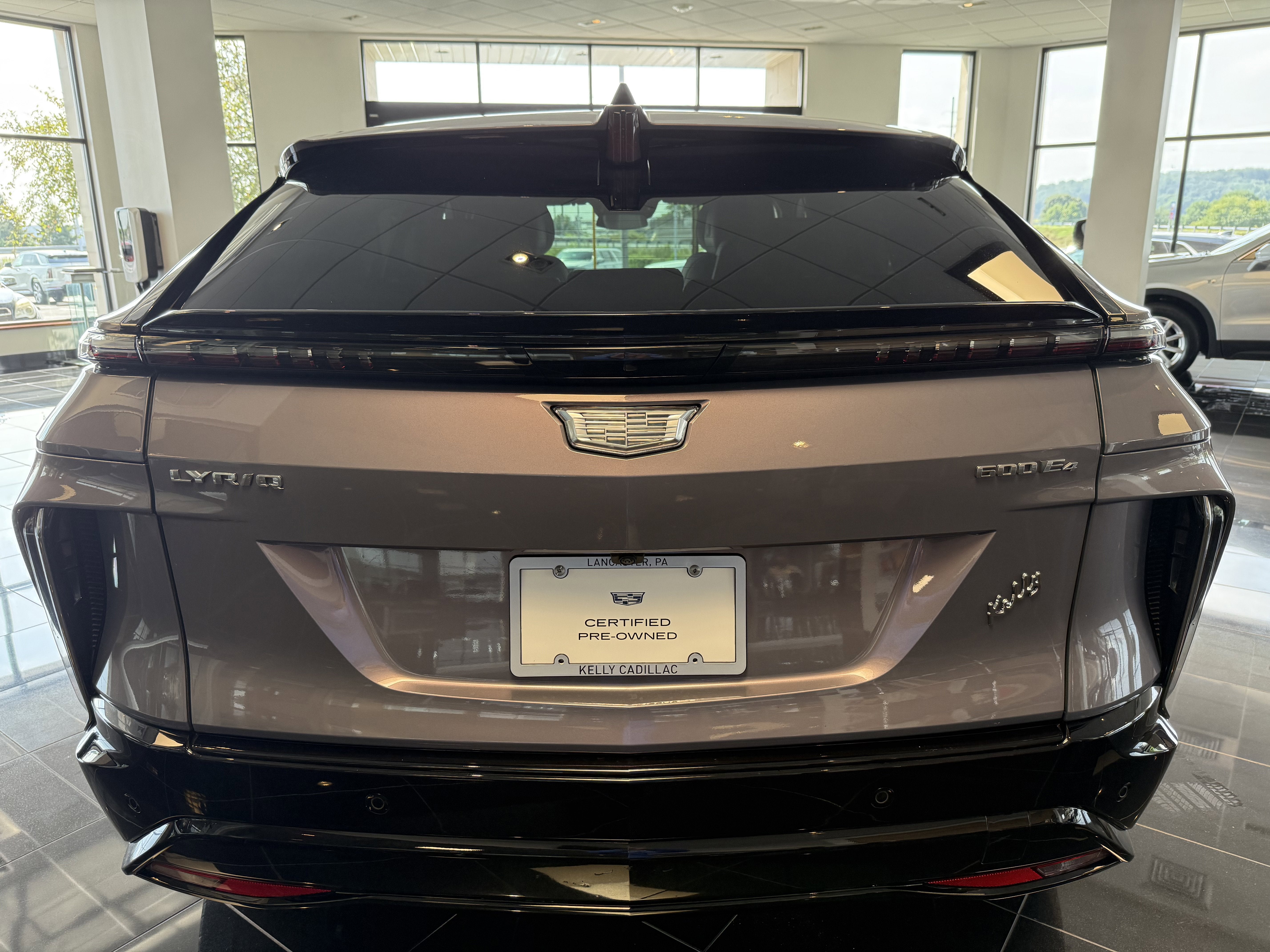 2024 Cadillac LYRIQ Luxury 2