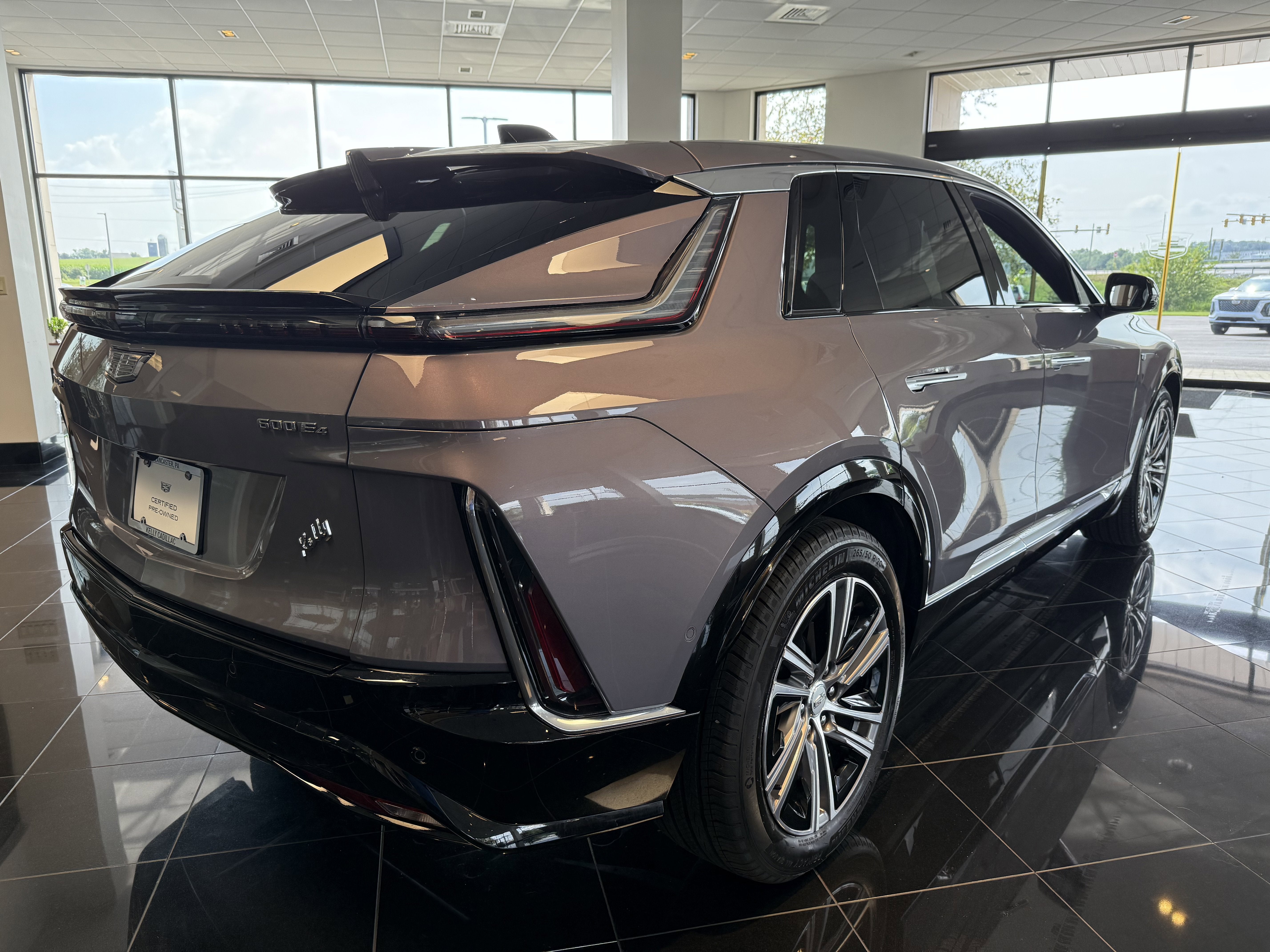 2024 Cadillac LYRIQ Luxury 2