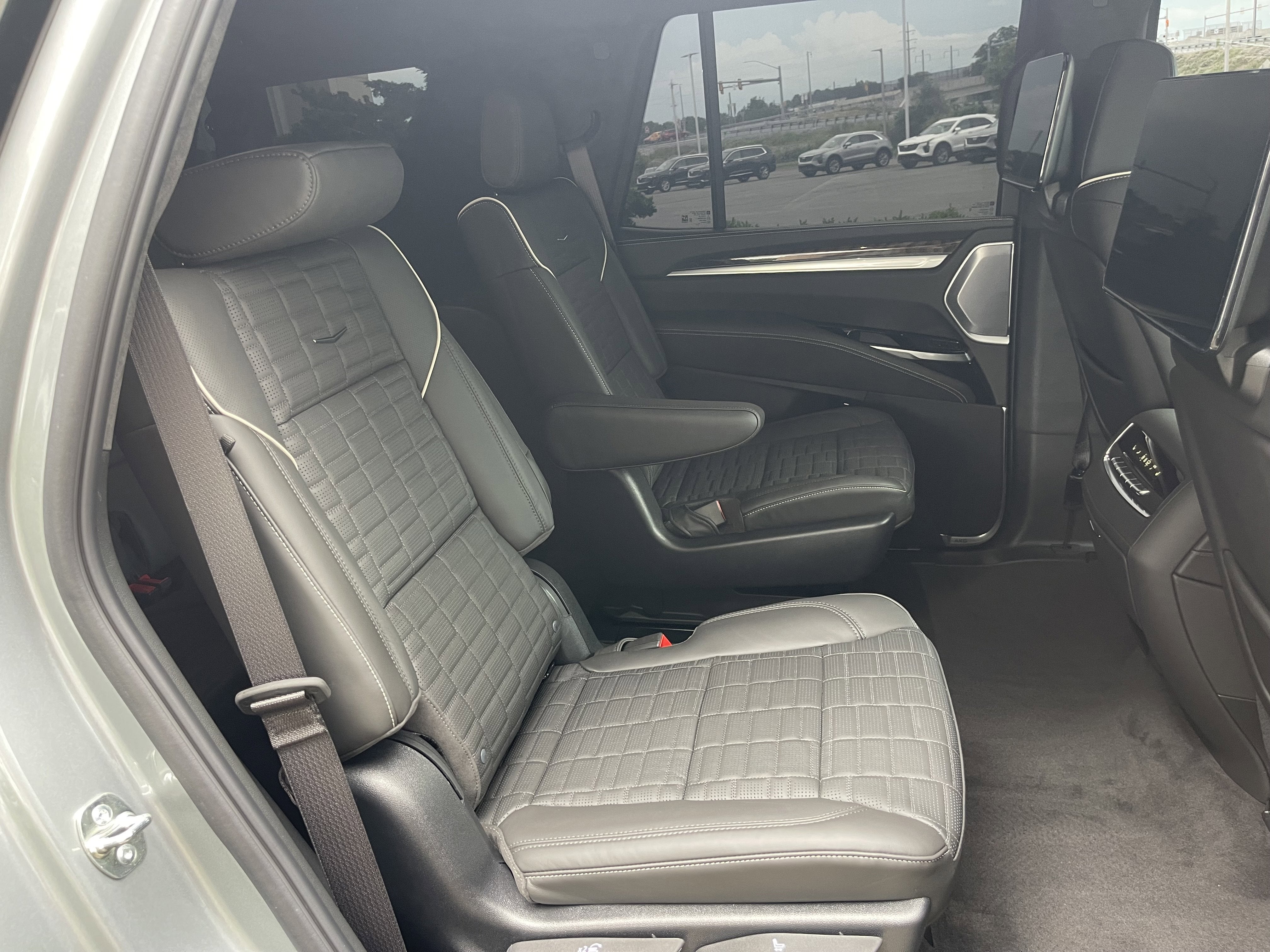 2025 Cadillac Escalade Sport Platinum