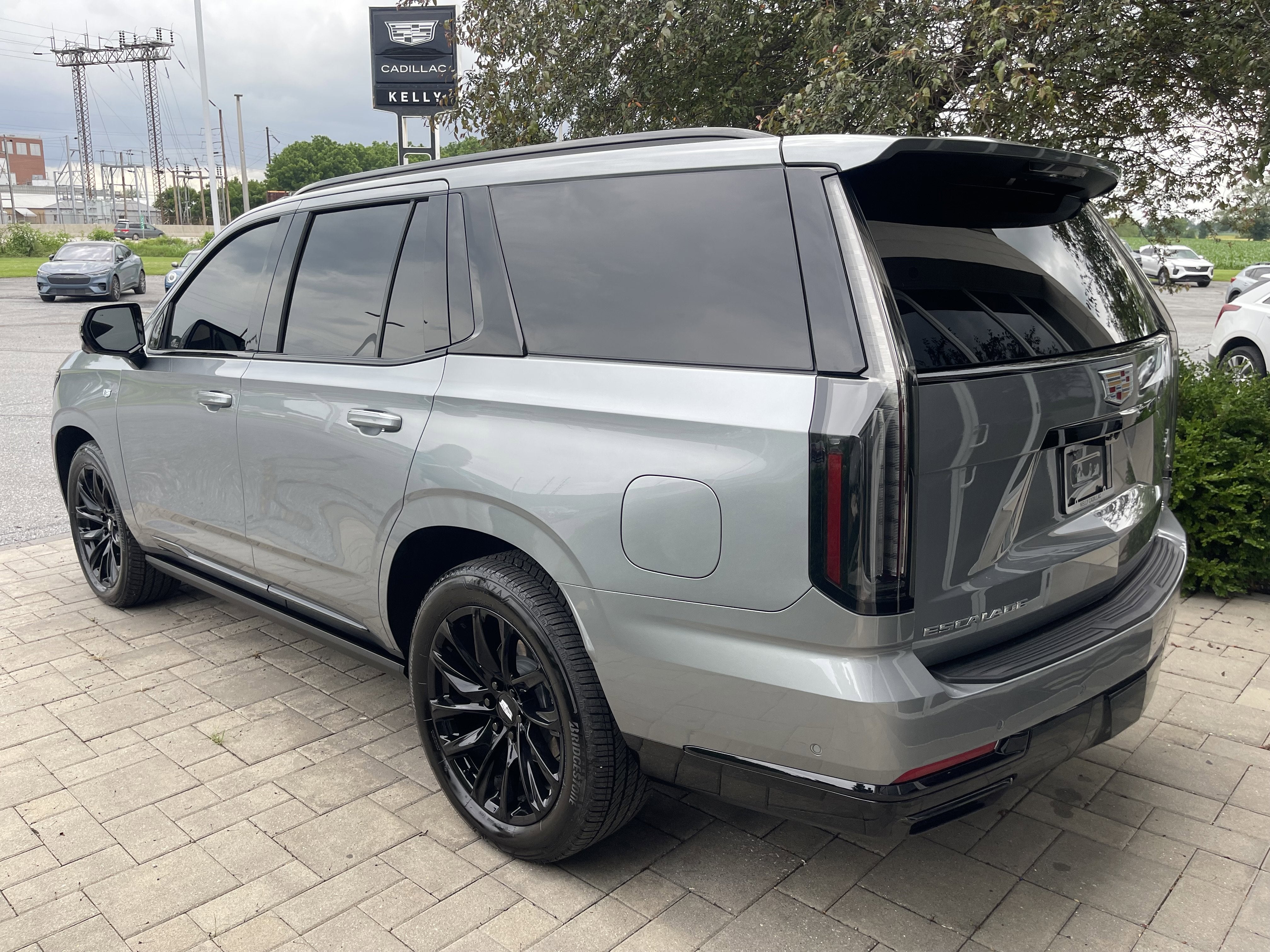 2025 Cadillac Escalade Sport Platinum