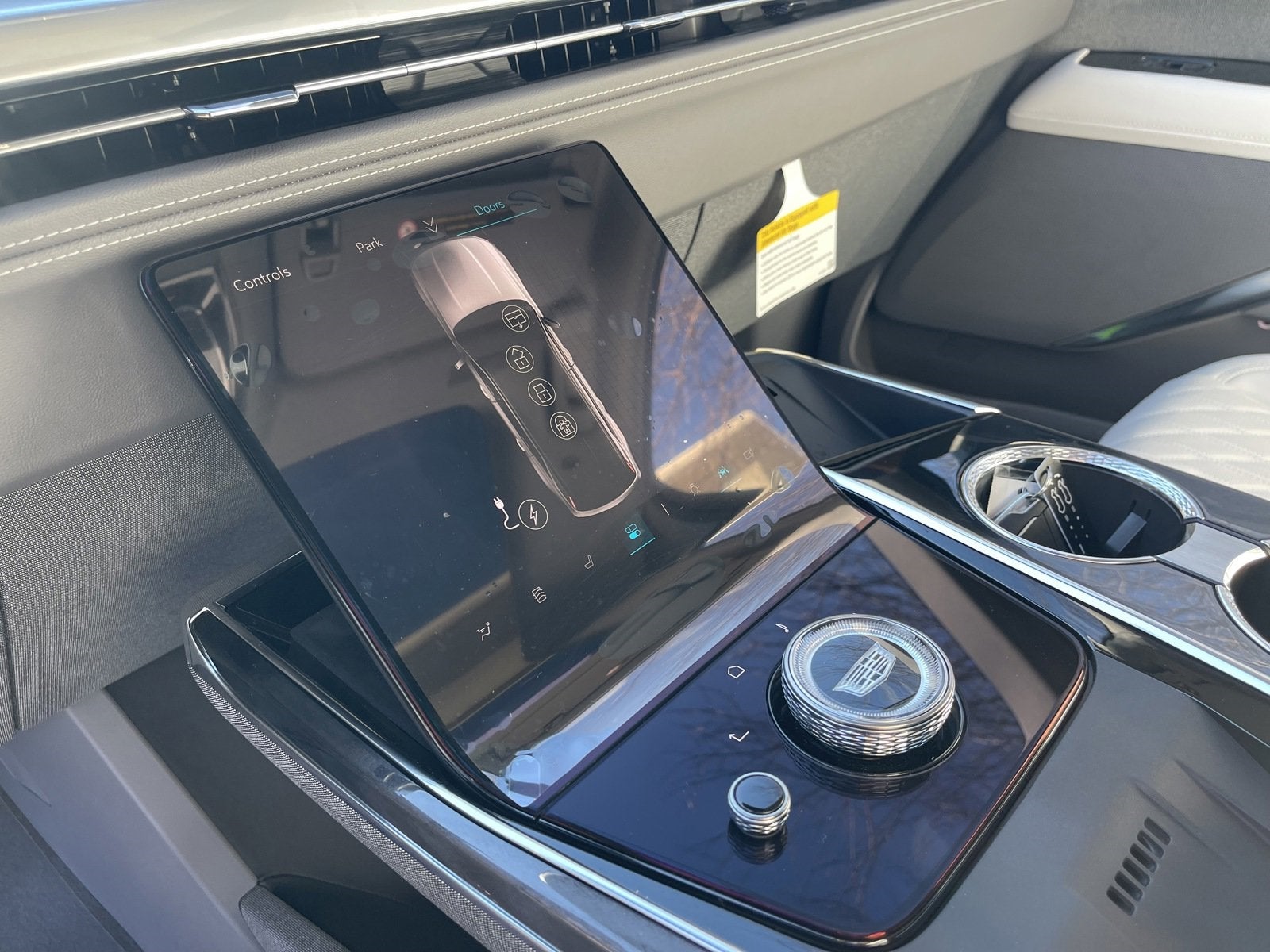 2025 Cadillac ESCALADE IQ Luxury 1