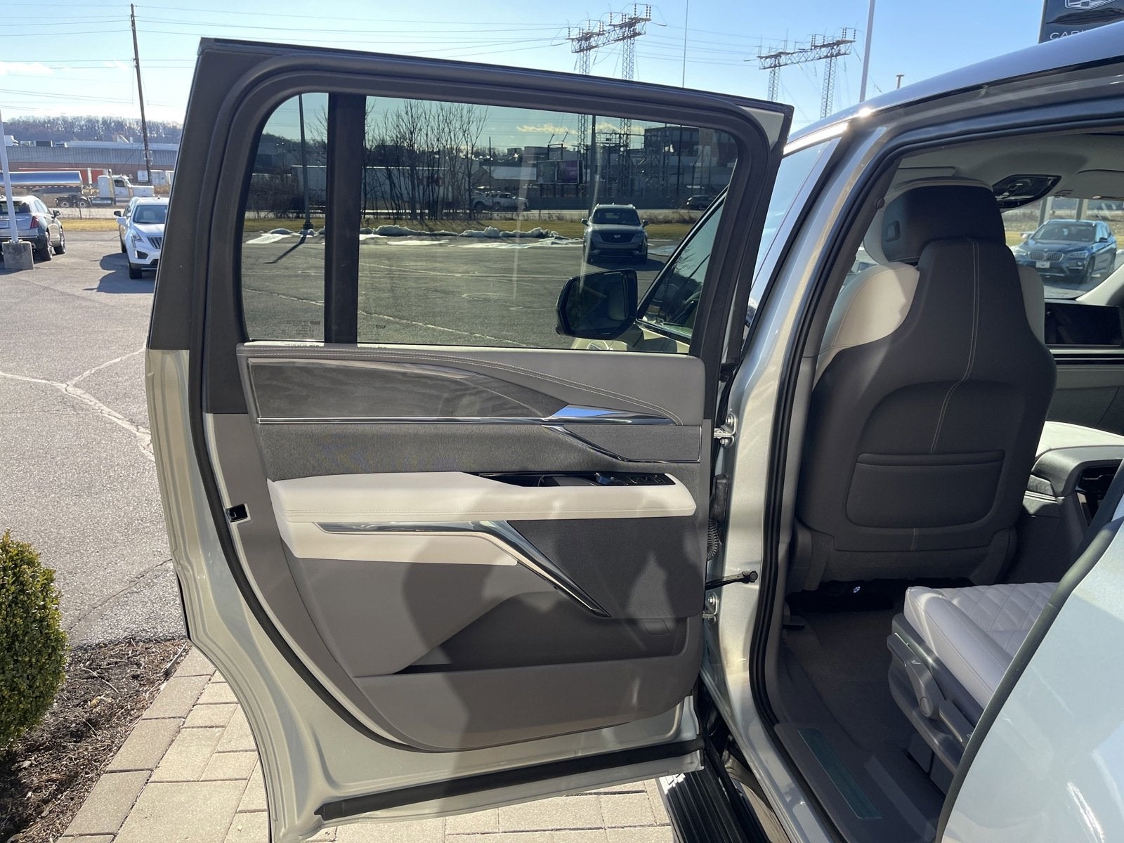 2025 Cadillac ESCALADE IQ Luxury 1