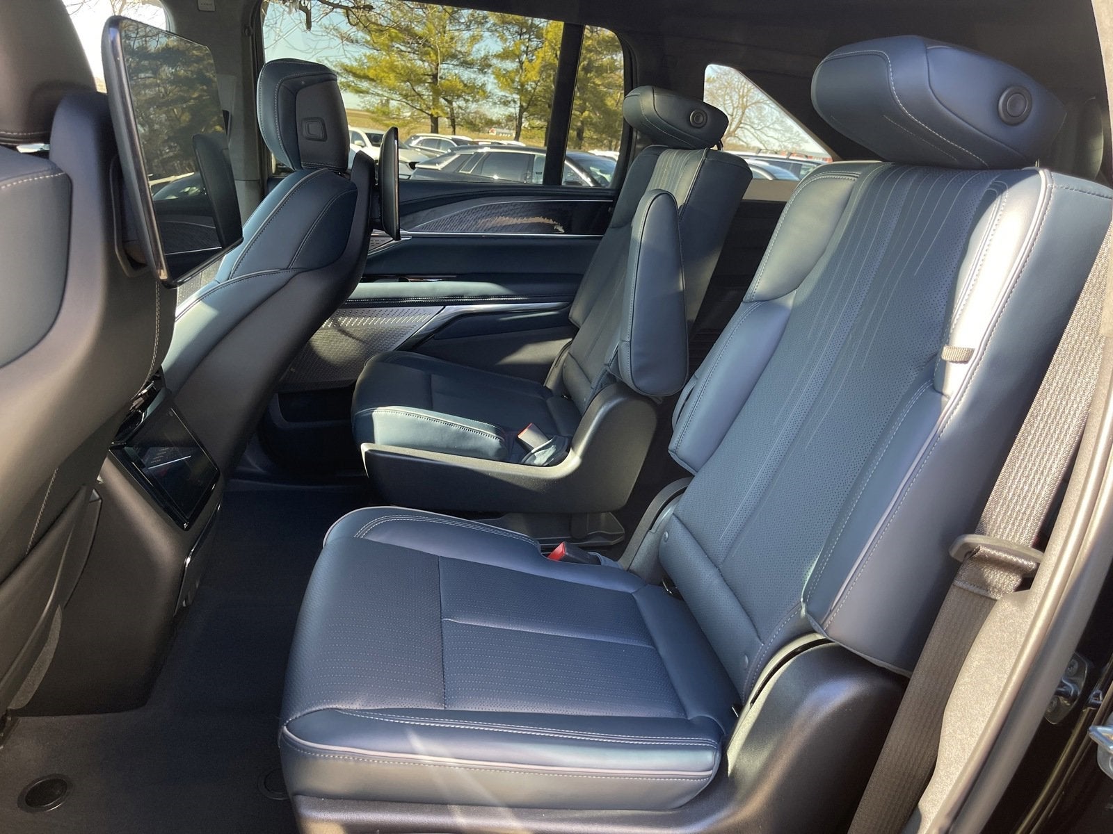 2025 Cadillac ESCALADE IQ Sport 2