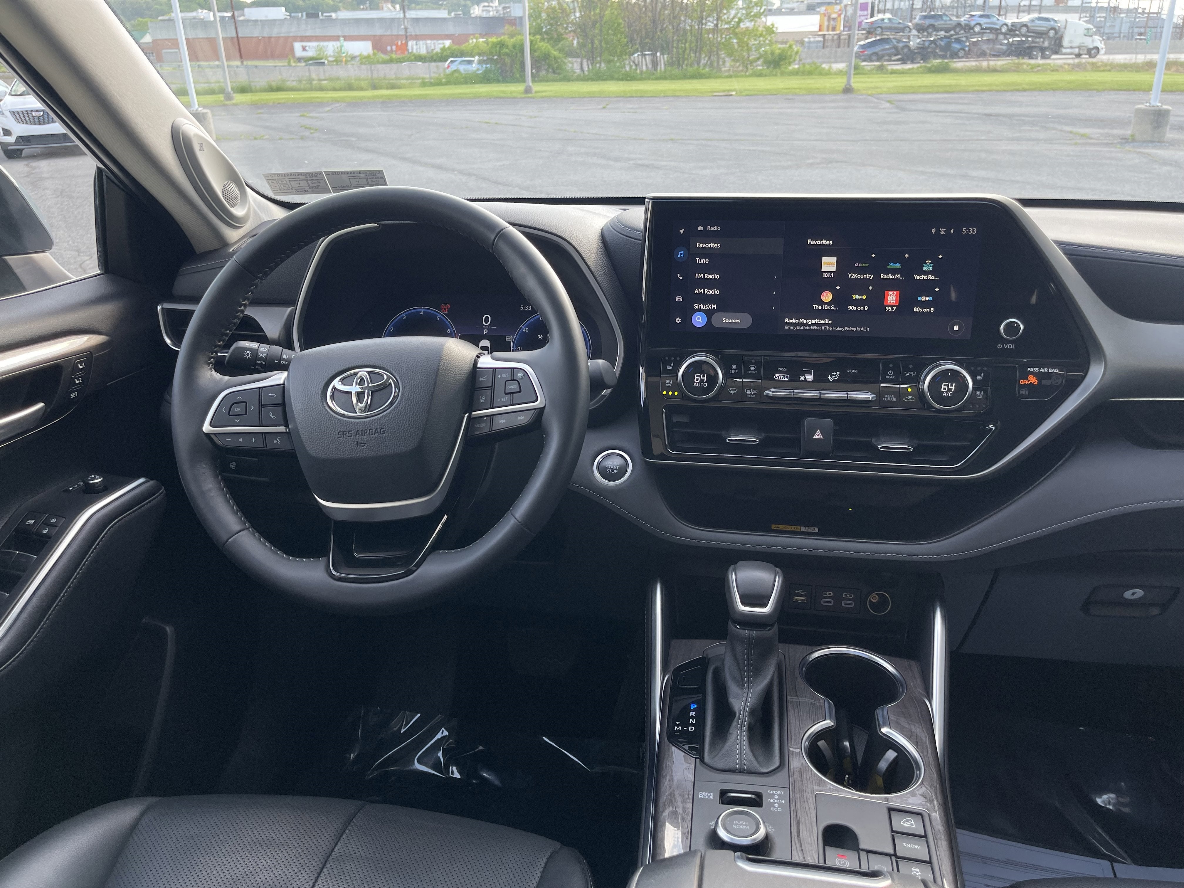 2024 Toyota Highlander LE