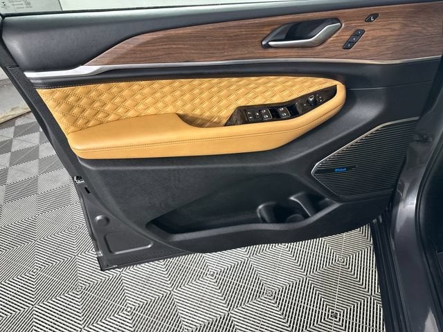 2023 Jeep Grand Cherokee Summit