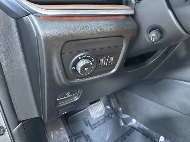 2023 Jeep Grand Cherokee Summit
