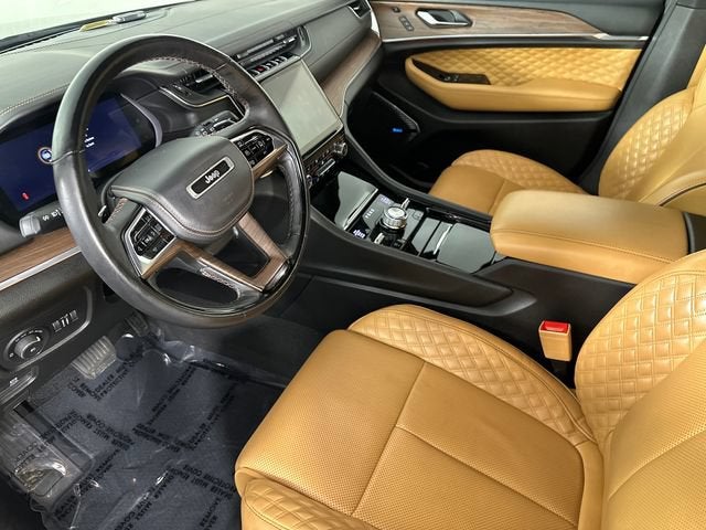 2023 Jeep Grand Cherokee Summit