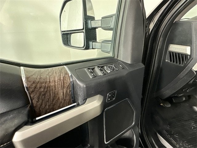 2017 Ford Super Duty F-250 SRW Lariat