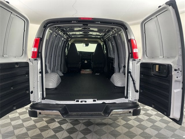 2025 GMC Savana Cargo 2500 Work Van