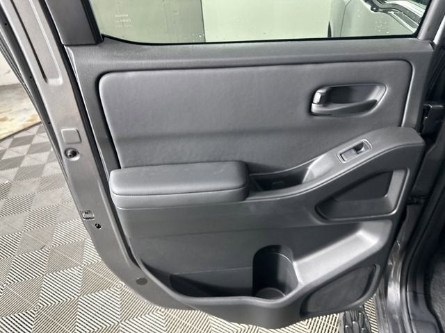 2024 Nissan Frontier S