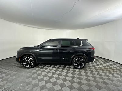 2023 Mitsubishi Outlander SE