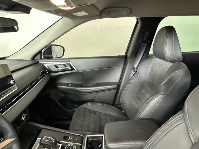 2023 Mitsubishi Outlander SE