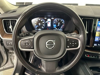 2021 Volvo XC60 T5 Momentum
