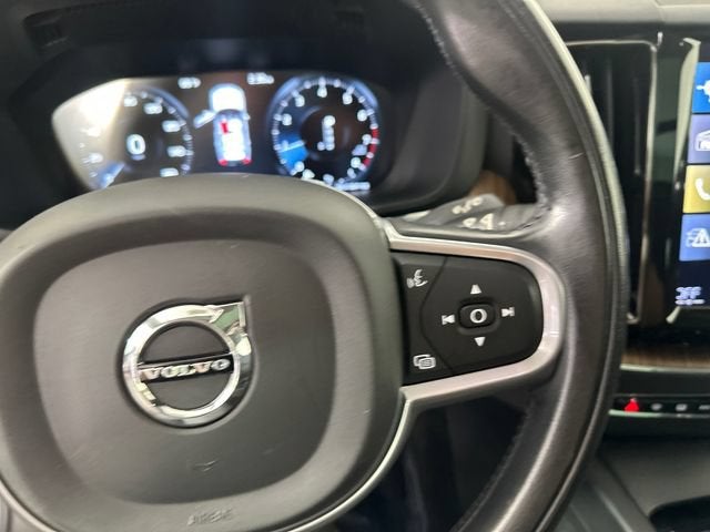 2021 Volvo XC60 T5 Momentum