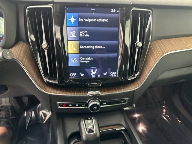 2021 Volvo XC60 T5 Momentum