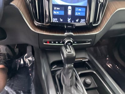 2021 Volvo XC60 T5 Momentum