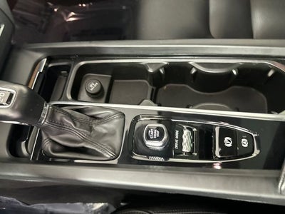2021 Volvo XC60 T5 Momentum