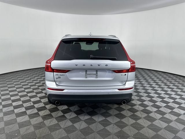 2021 Volvo XC60 T5 Momentum
