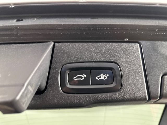 2021 Volvo XC60 T5 Momentum